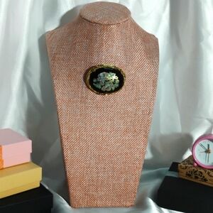 VTG 1928 Black glass transfer and Gold tone Brooch